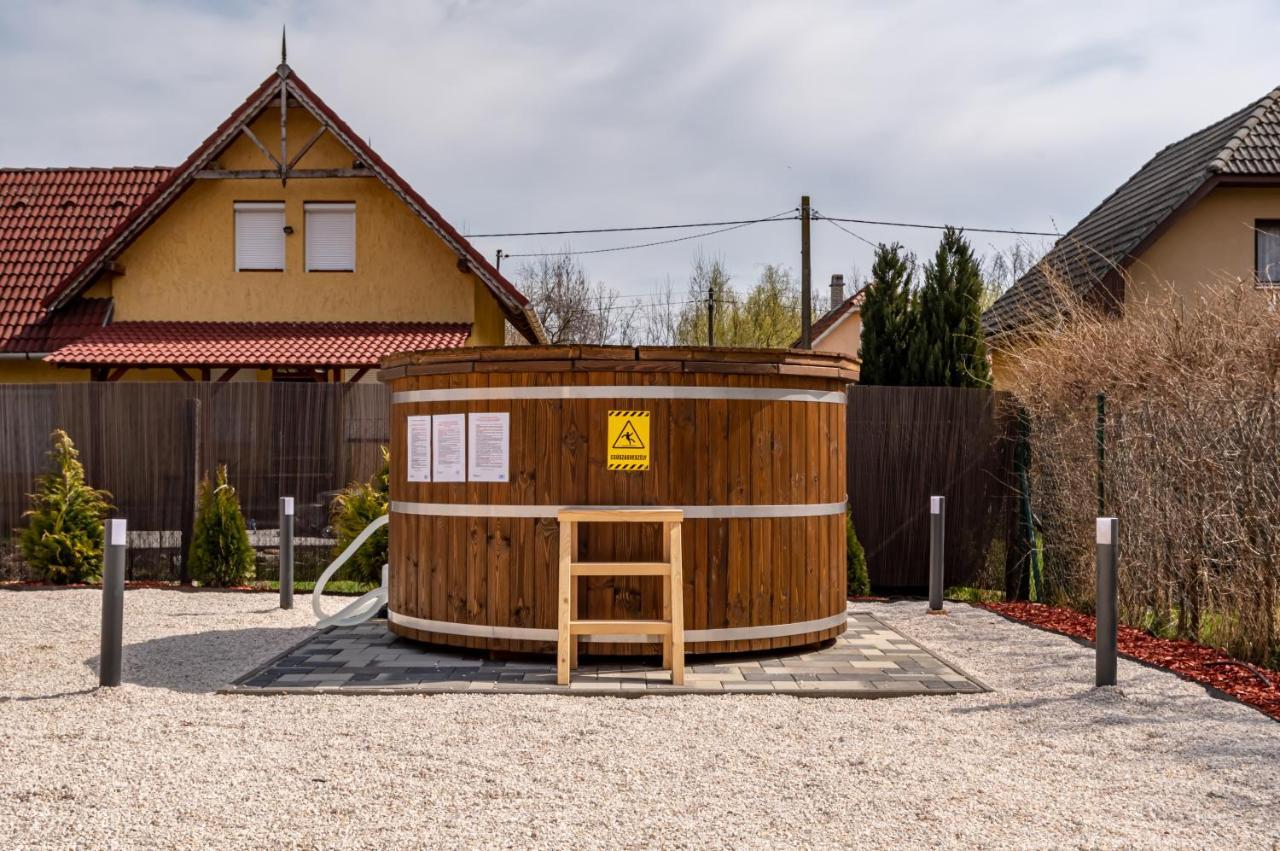 H&H Apartments Poroszló Dış mekan fotoğraf